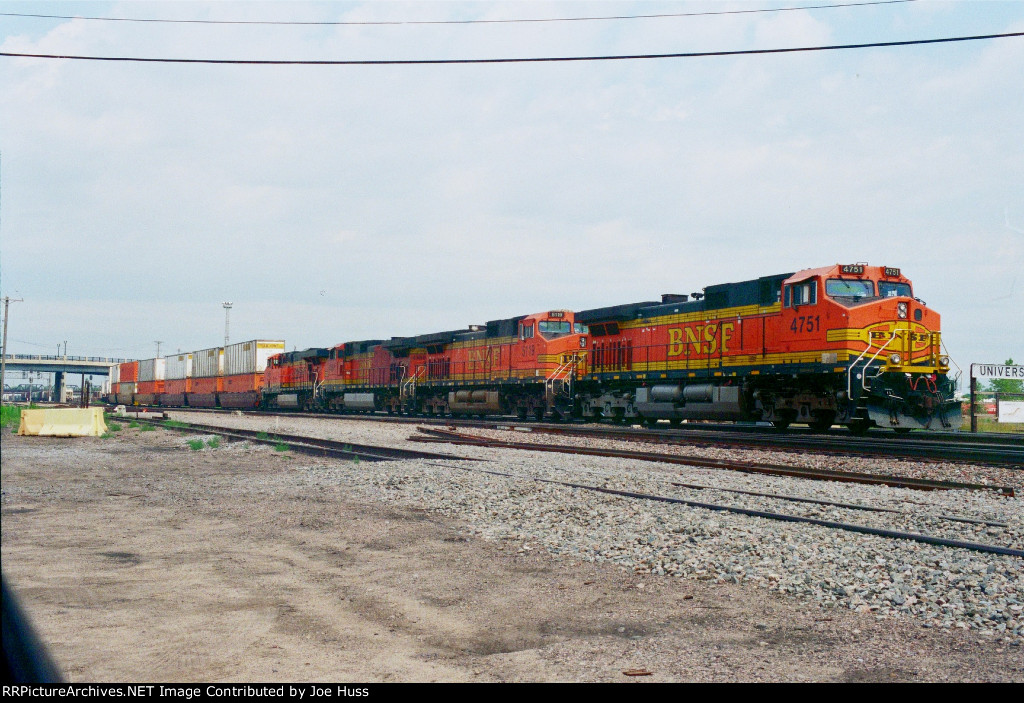 BNSF 4751 East